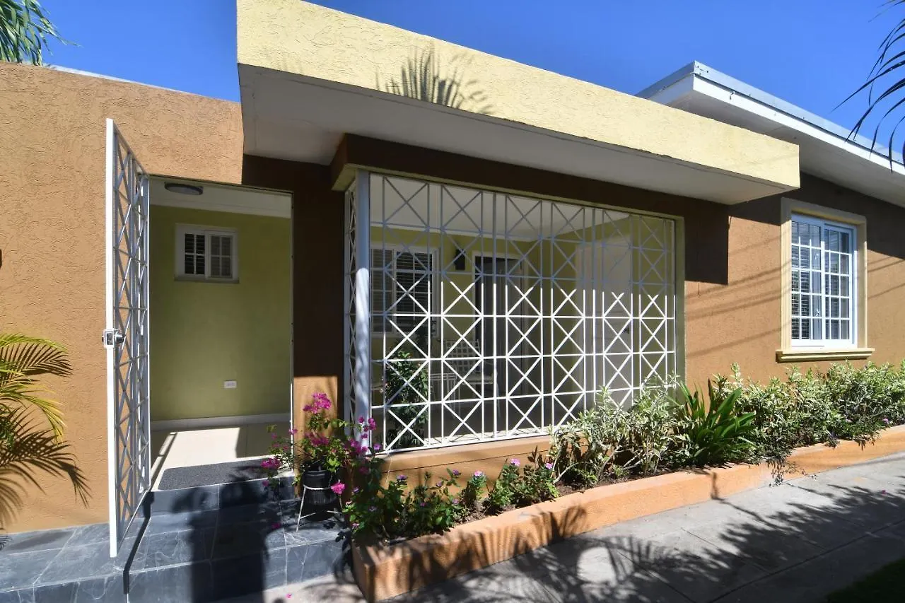 Choose To Be Happy At Gardens Of Blissett Gob#1 & Gob #2 - Two Bedroom Apartments 킹스톤 0*,